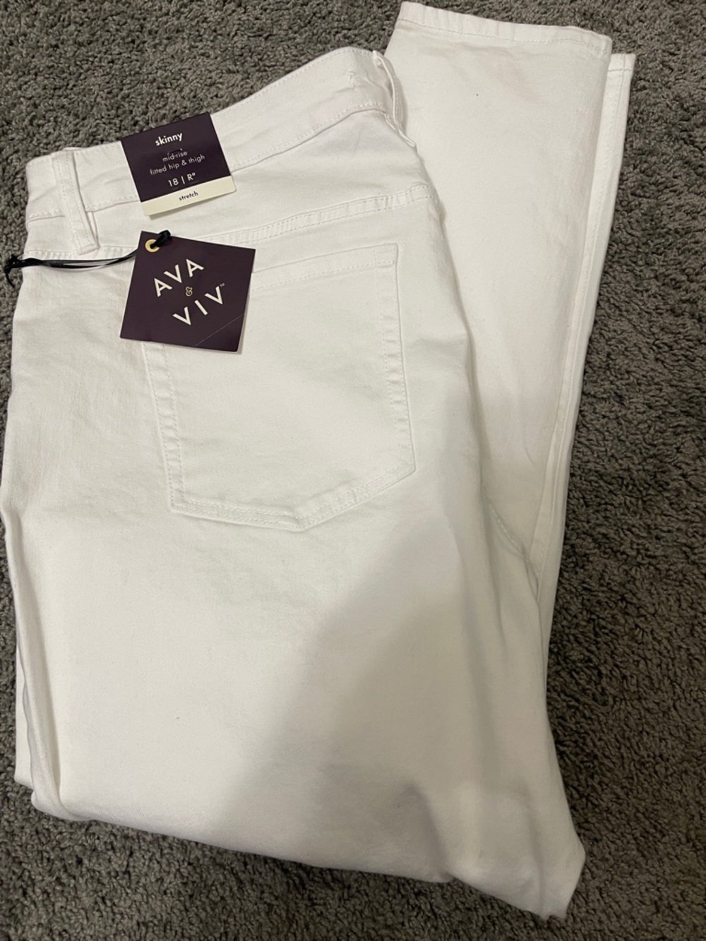 Ava & Viv White Skinny Mid-Rise Jeans